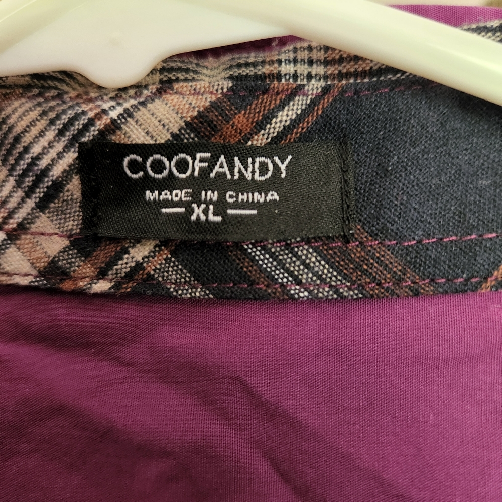 Mens button up - Picture 2 of 2